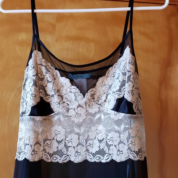 Marciano 100% silk & lace camisole size large - Picture 11 of 12